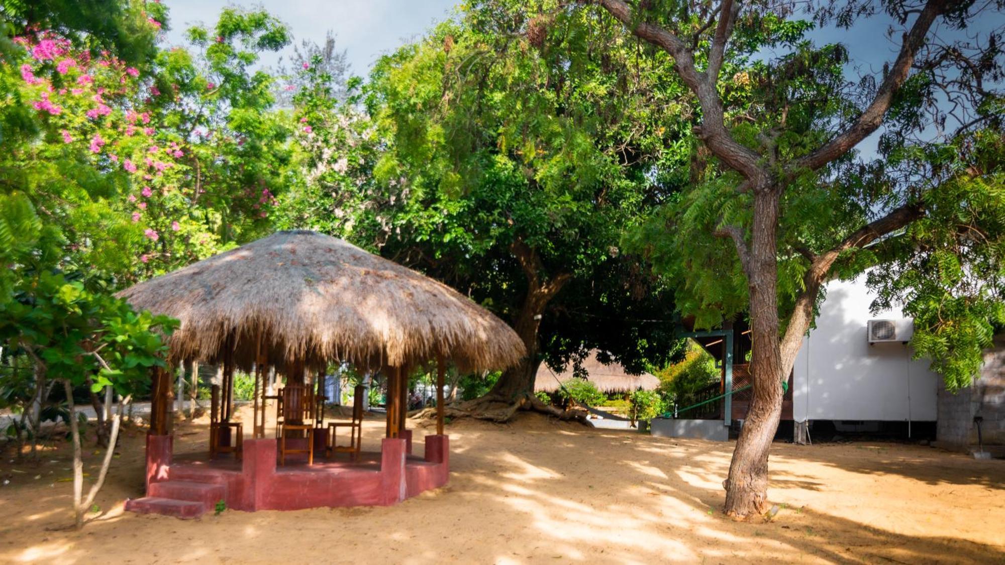 Arugambay Coco Bay Hotel Аругам Бей Екстериор снимка